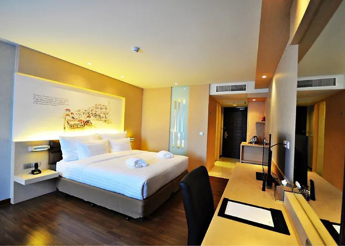 Parinda - Near Benjakitti Park & Queen Sirikit National Convention Center 호텔 4*