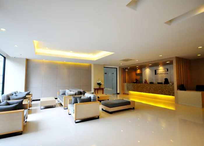 Parinda - Near Benjakitti Park & Queen Sirikit National Convention Center 방콕