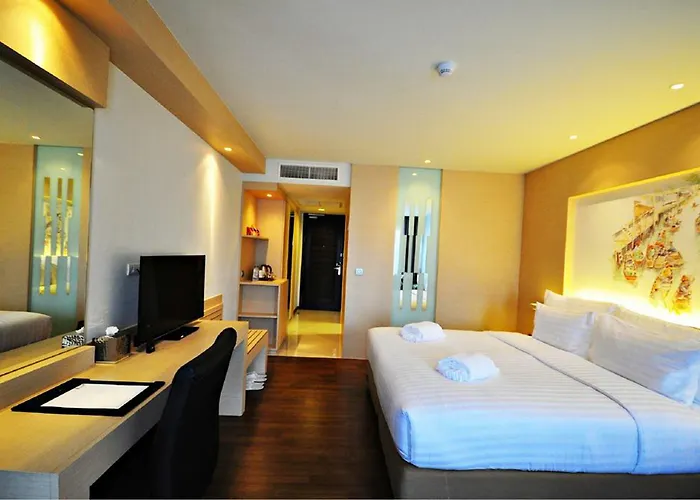 Parinda - Near Benjakitti Park & Queen Sirikit National Convention Center 방콕