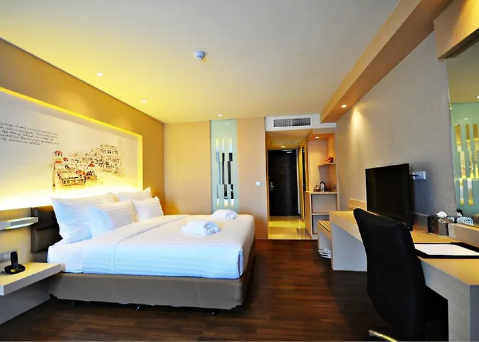 Parinda - Near Benjakitti Park & Queen Sirikit National Convention Center