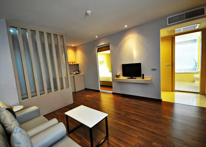 Parinda - Near Benjakitti Park & Queen Sirikit National Convention Center 호텔 방콕