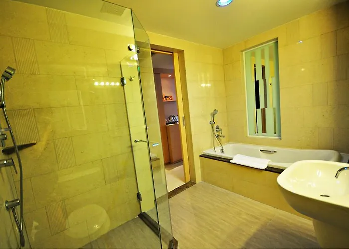 Parinda - Near Benjakitti Park & Queen Sirikit National Convention Center 4*