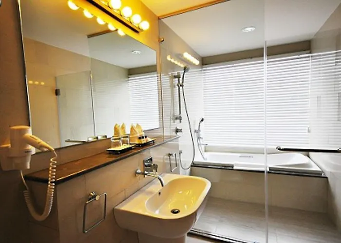 Parinda - Near Benjakitti Park & Queen Sirikit National Convention Center 4*