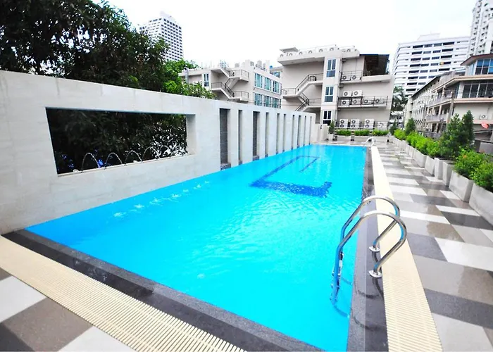 Parinda - Near Benjakitti Park & Queen Sirikit National Convention Center