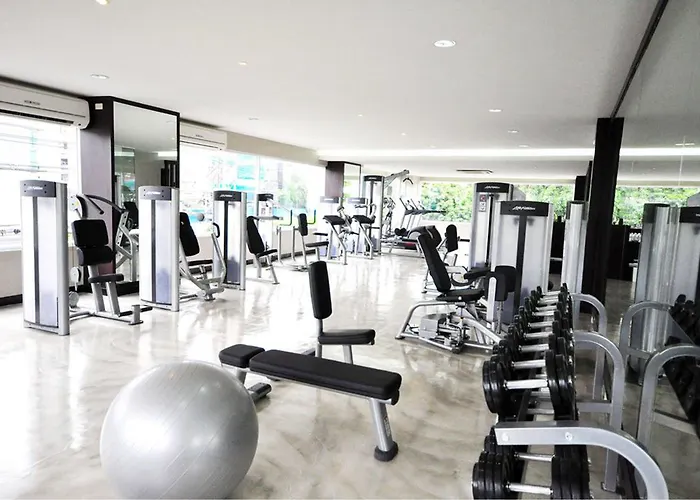 Parinda - Near Benjakitti Park & Queen Sirikit National Convention Center 호텔 4*