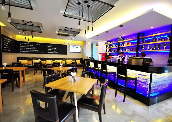 호텔 Parinda - Near Benjakitti Park & Queen Sirikit National Convention Center