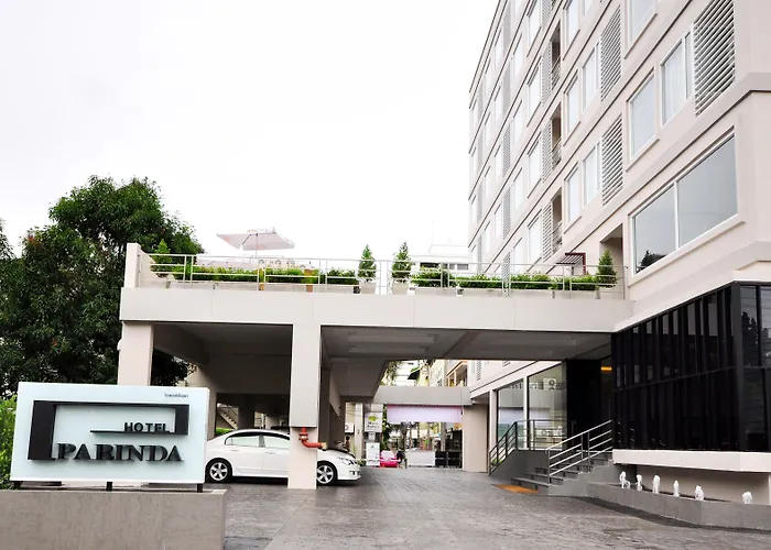 Parinda - Near Benjakitti Park & Queen Sirikit National Convention Center 방콕
