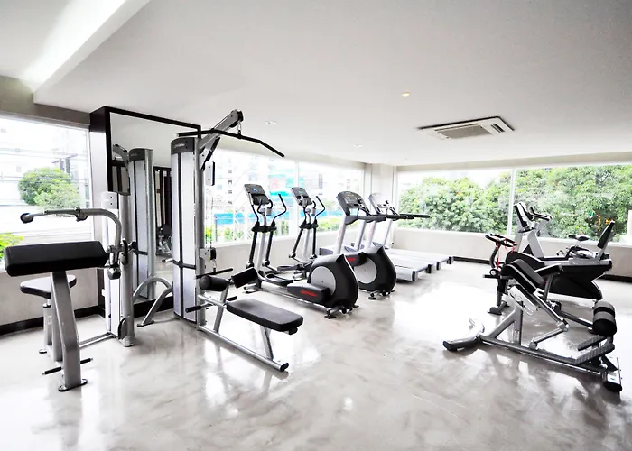 Parinda - Near Benjakitti Park & Queen Sirikit National Convention Center 호텔 4*
