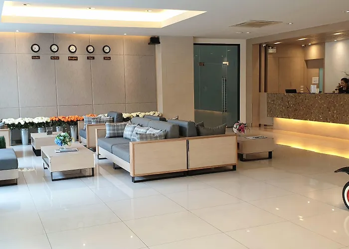 Parinda - Near Benjakitti Park & Queen Sirikit National Convention Center 방콕