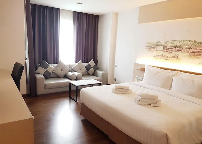 호텔 Parinda - Near Benjakitti Park & Queen Sirikit National Convention Center 4*