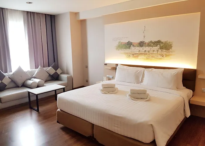 Parinda - Near Benjakitti Park & Queen Sirikit National Convention Center 호텔 4*