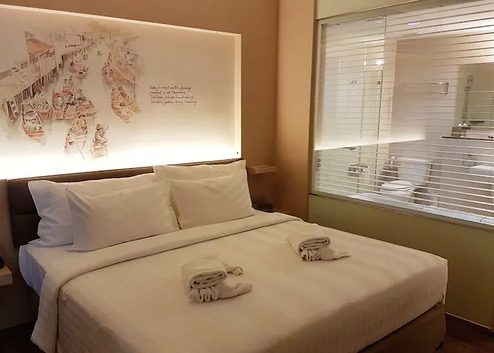 Parinda - Near Benjakitti Park & Queen Sirikit National Convention Center 4*