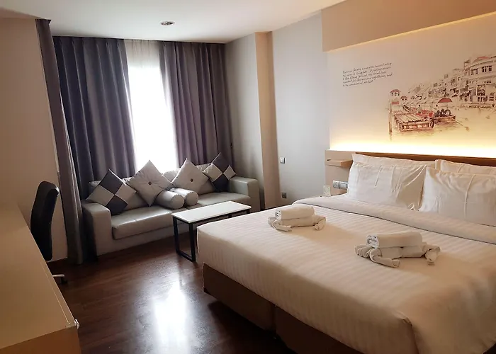 Parinda - Near Benjakitti Park & Queen Sirikit National Convention Center 호텔