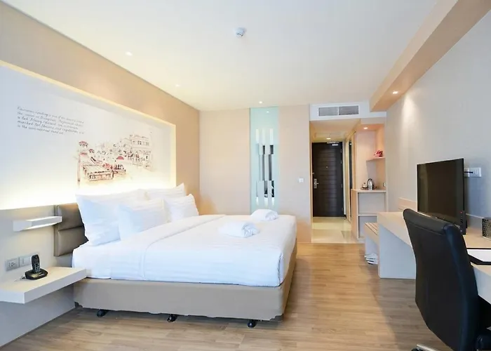 Parinda - Near Benjakitti Park & Queen Sirikit National Convention Center Hotel