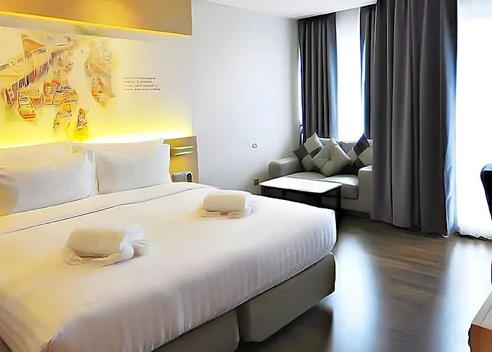 Parinda - Near Benjakitti Park & Queen Sirikit National Convention Center 호텔 4*