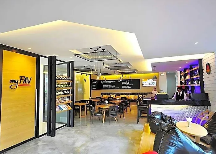 Parinda - Near Benjakitti Park & Queen Sirikit National Convention Center