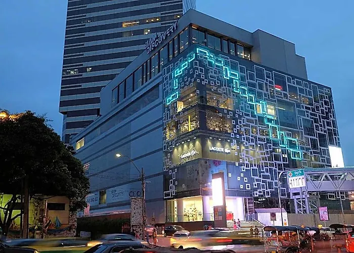 Parinda - Near Benjakitti Park & Queen Sirikit National Convention Center 호텔