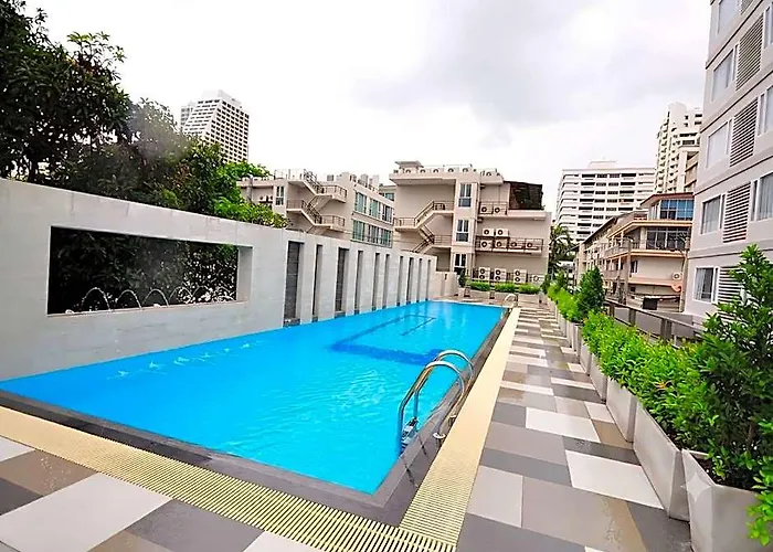 Parinda - Near Benjakitti Park & Queen Sirikit National Convention Center 방콕
