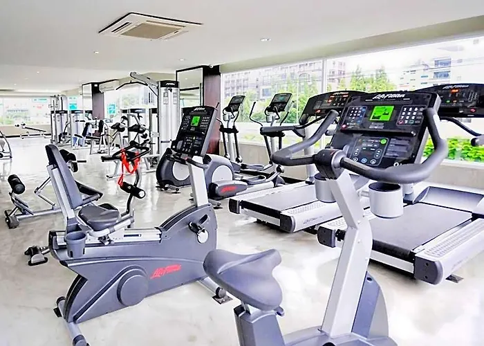 Parinda - Near Benjakitti Park & Queen Sirikit National Convention Center