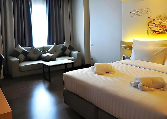 Parinda - Near Benjakitti Park & Queen Sirikit National Convention Center