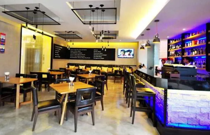 Parinda - Near Benjakitti Park & Queen Sirikit National Convention Center 4*