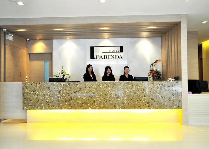 Parinda - Near Benjakitti Park & Queen Sirikit National Convention Center 호텔