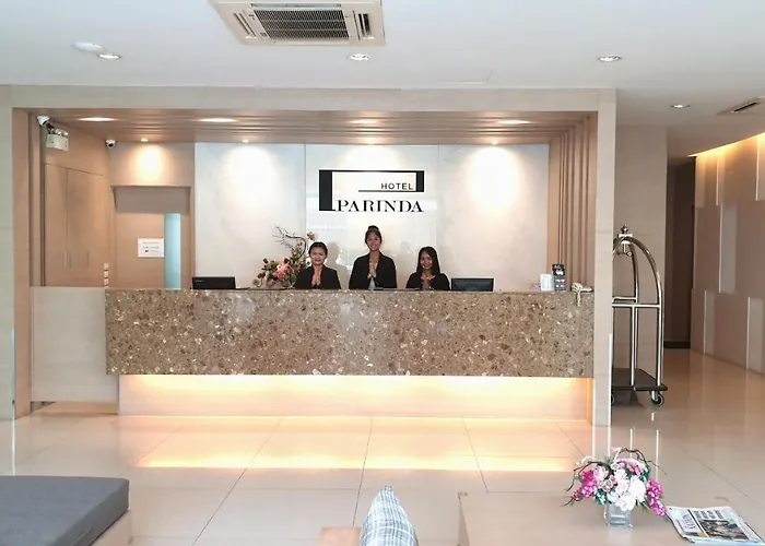 Parinda - Near Benjakitti Park & Queen Sirikit National Convention Center 방콕