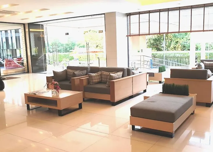 Parinda - Near Benjakitti Park & Queen Sirikit National Convention Center 호텔